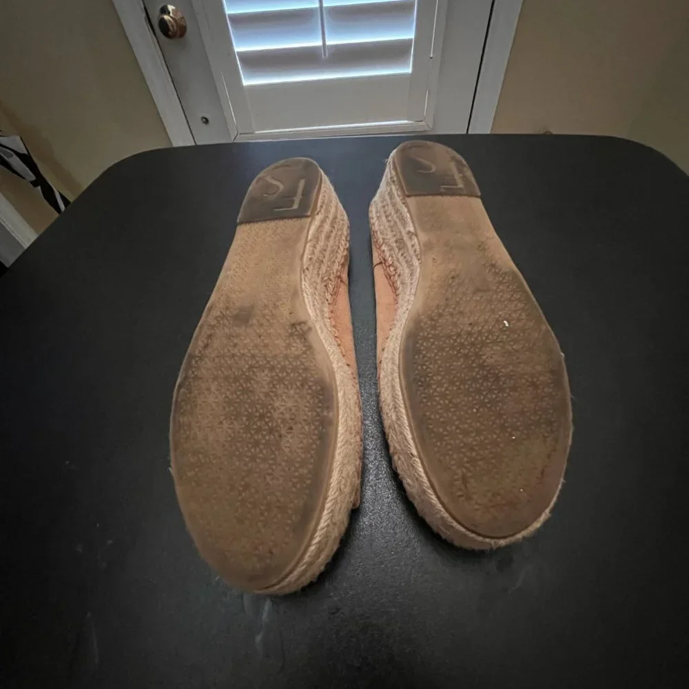 Franco Sarto Paige Platformsize 8.5 tan slippers sandals